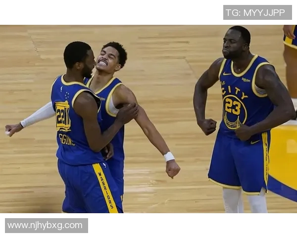 勇士与骑士再度交锋NBA经典对决引发球迷热议与期待