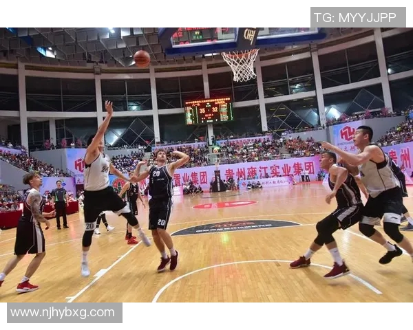 山东队与八一队的激烈对决展现篮球魅力与团队精神的巅峰对抗